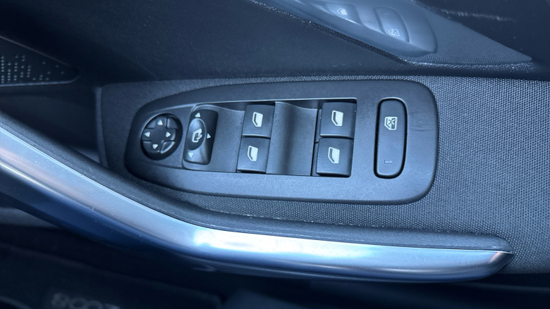 Peugeot 2008 1.2 PureTech 130 Allure Premium 5dr Petrol Estate